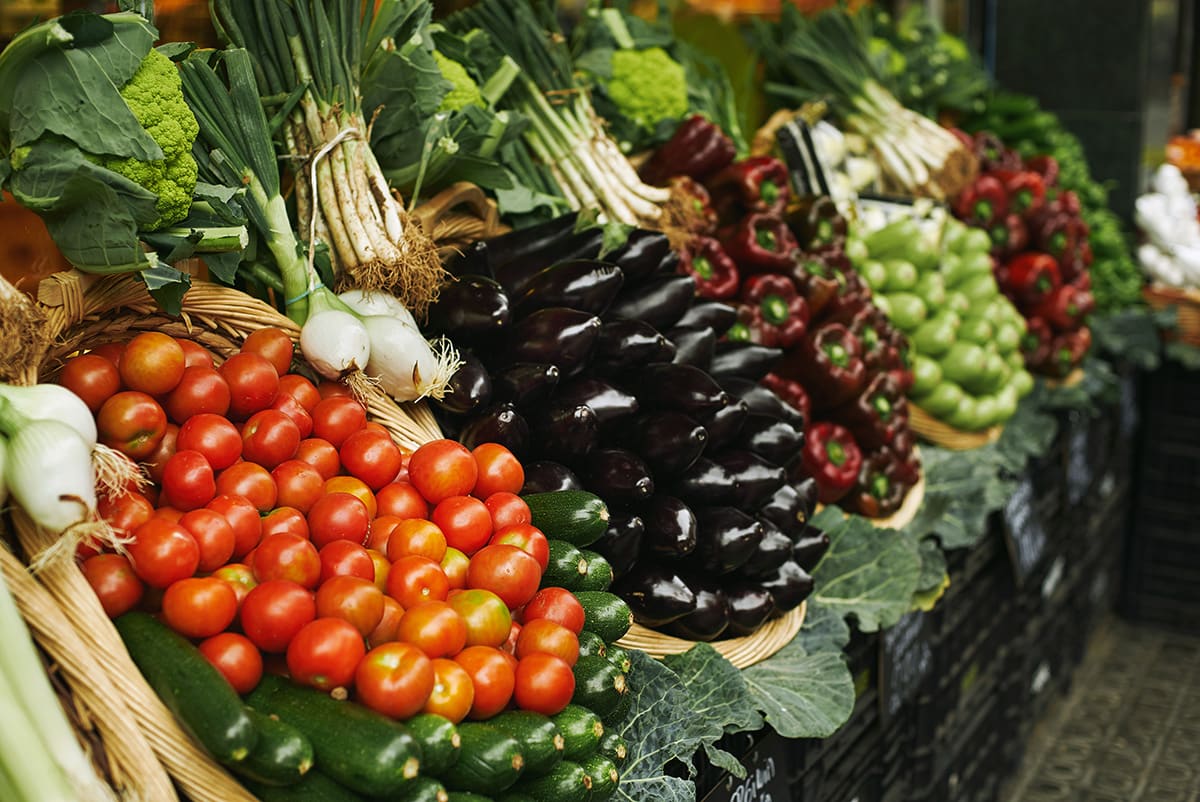 Tabela de frutas, verduras e legumes da estação