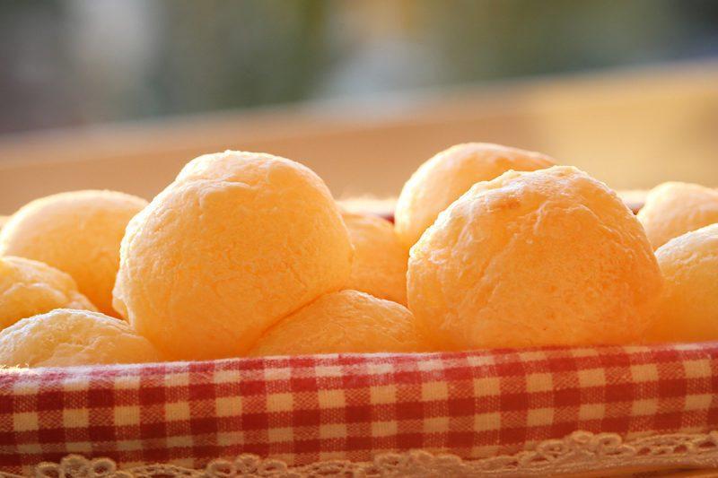 Pão de queijo caseiro: receita fácil - Coisas da Léia