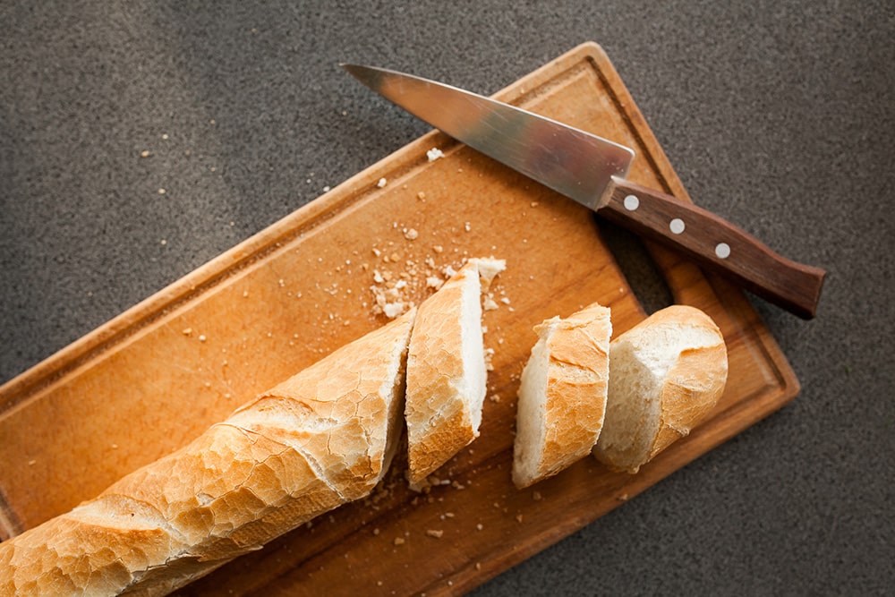 Como fazer torradas de pão amanhecido